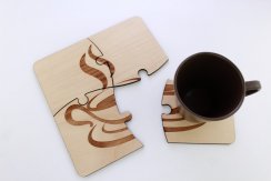 Podtácek ve tvaru puzzle s kávou - rastrový