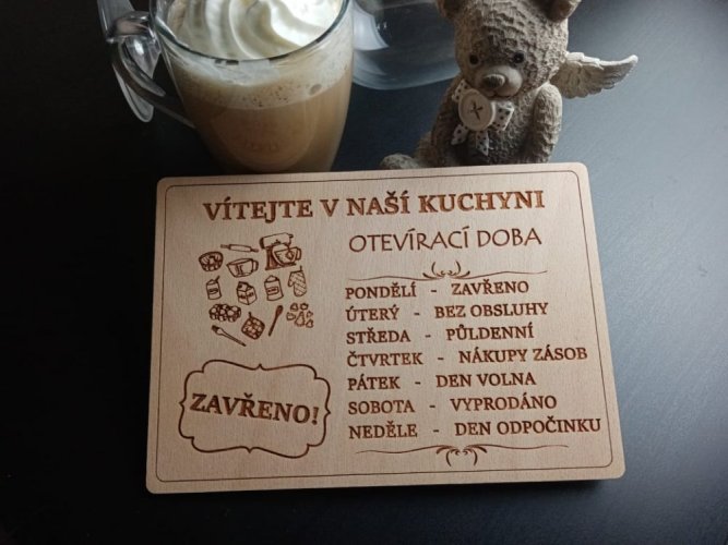 Dřevěná tabulka do kuchyně