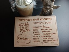 Dřevěná tabulka do kuchyně