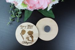 Svatební magnet Silueta páru s květinou